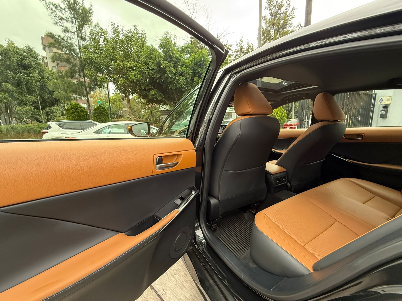 Toyota LEXUS IS300 2023