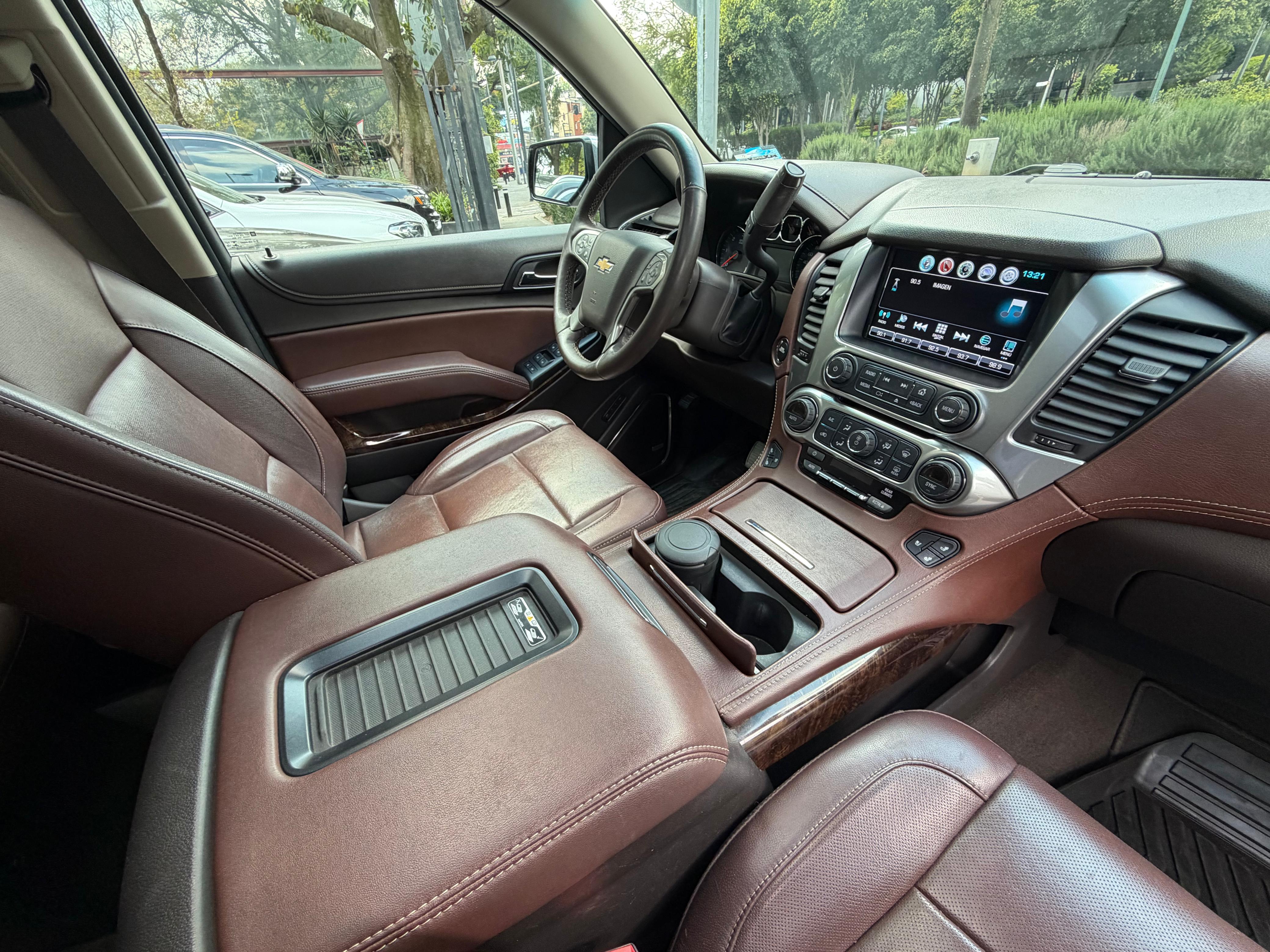 Chevrolet Suburban Premier 2018