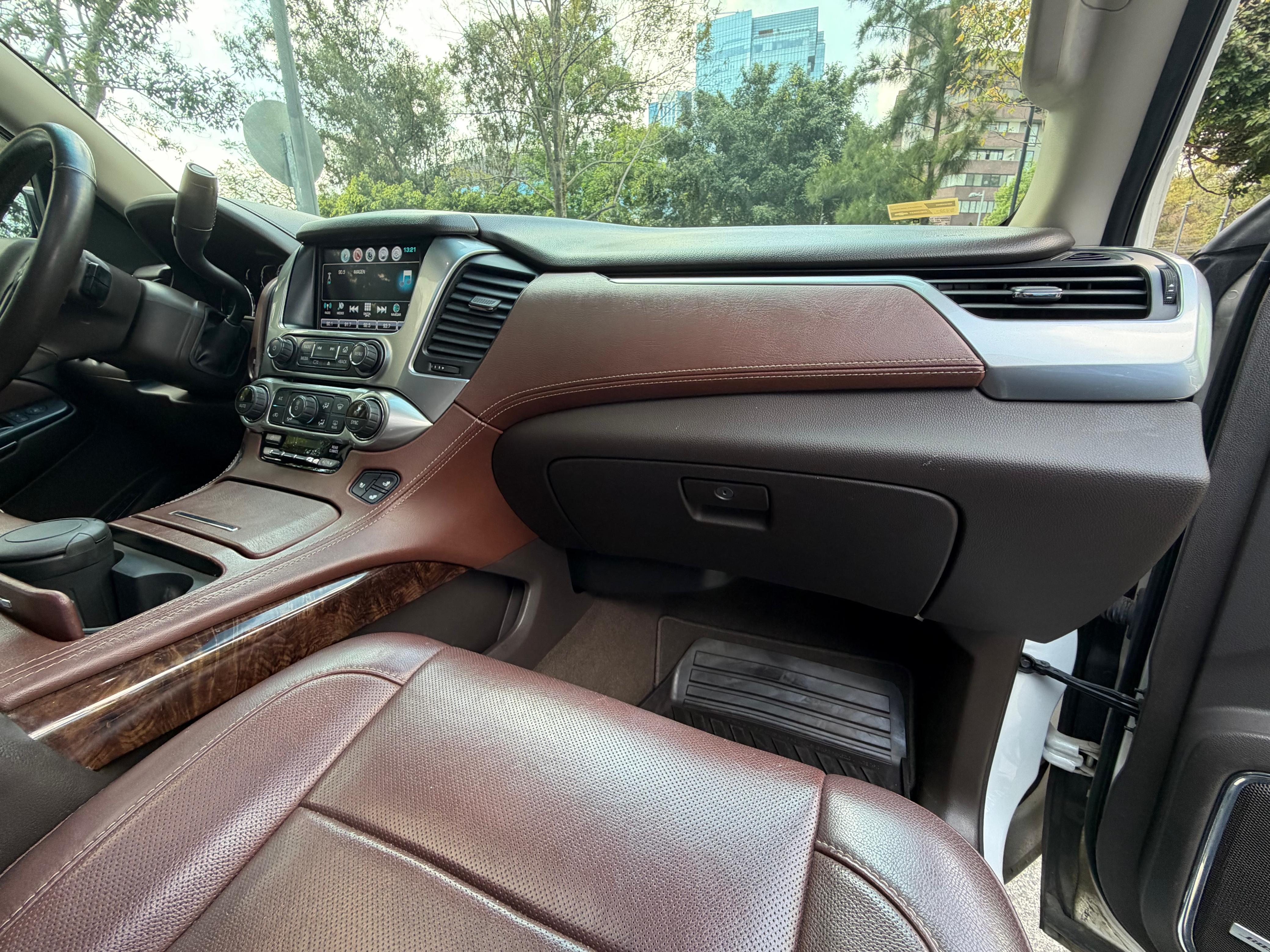 Chevrolet Suburban Premier 2018