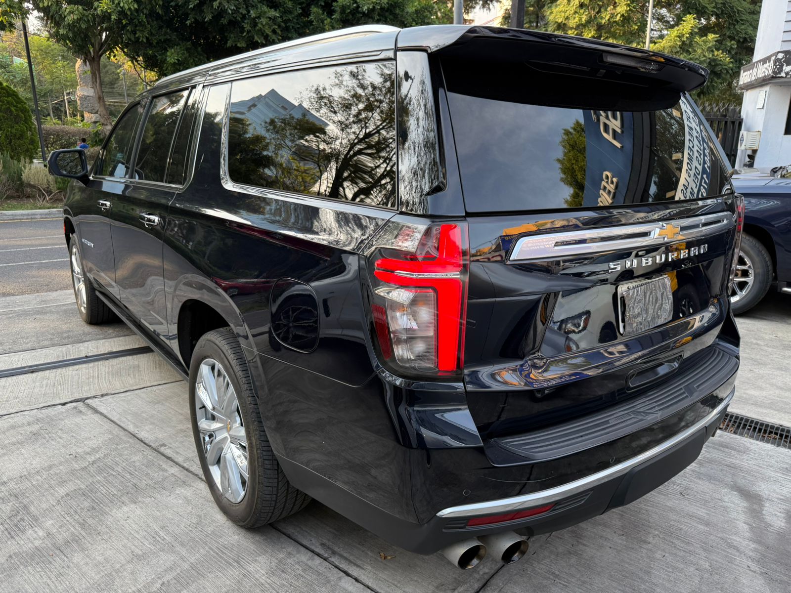 Chevrolet Suburban Highcountry 2023