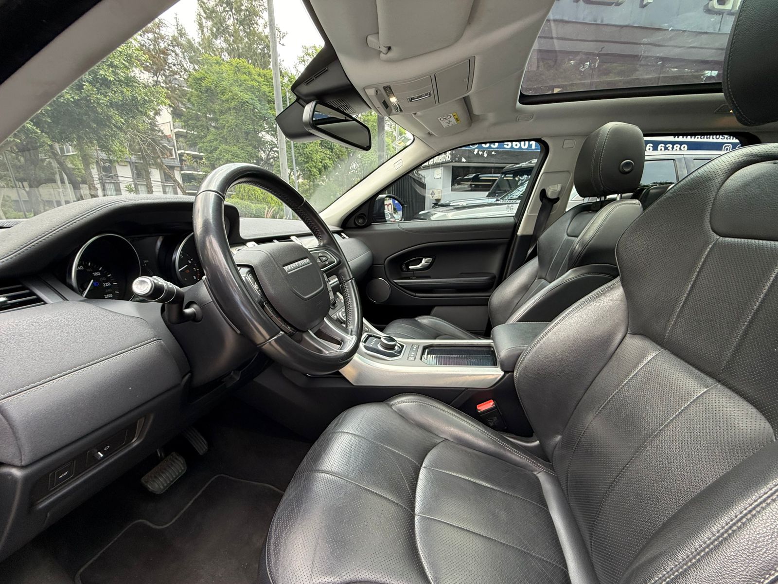 Land Rover Evoque SE 2018
