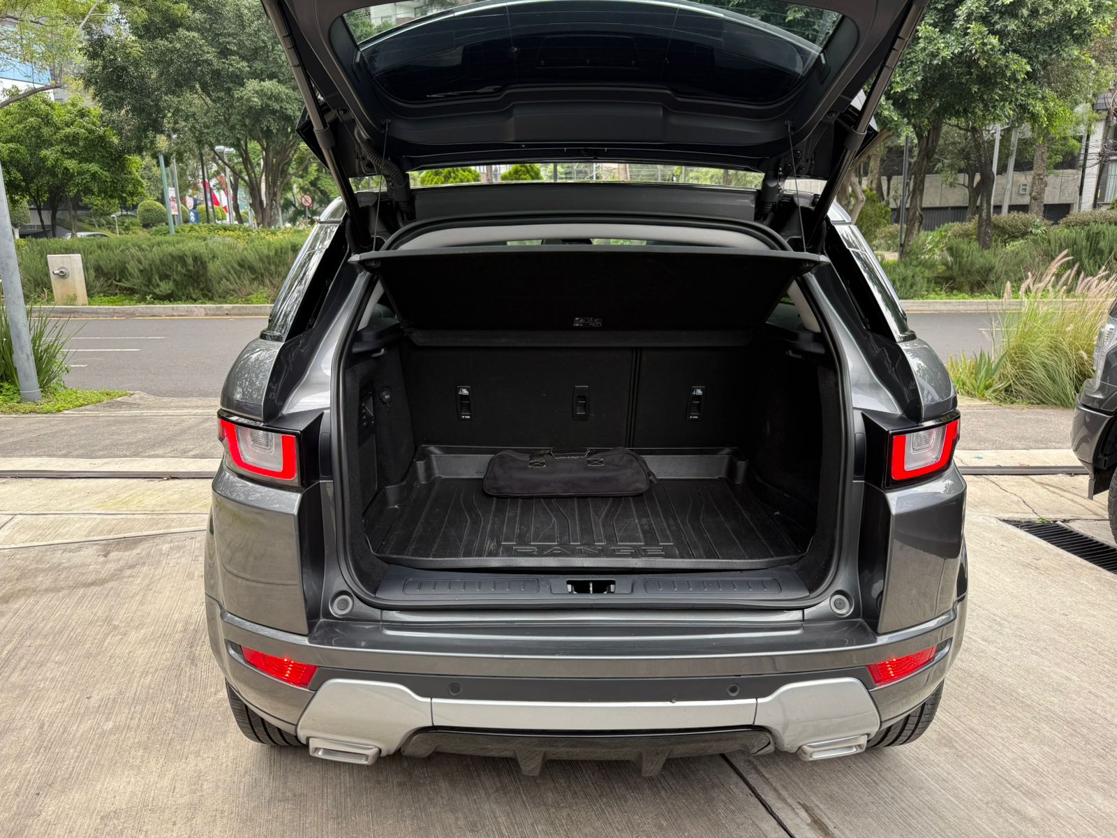 Land Rover Evoque SE 2018