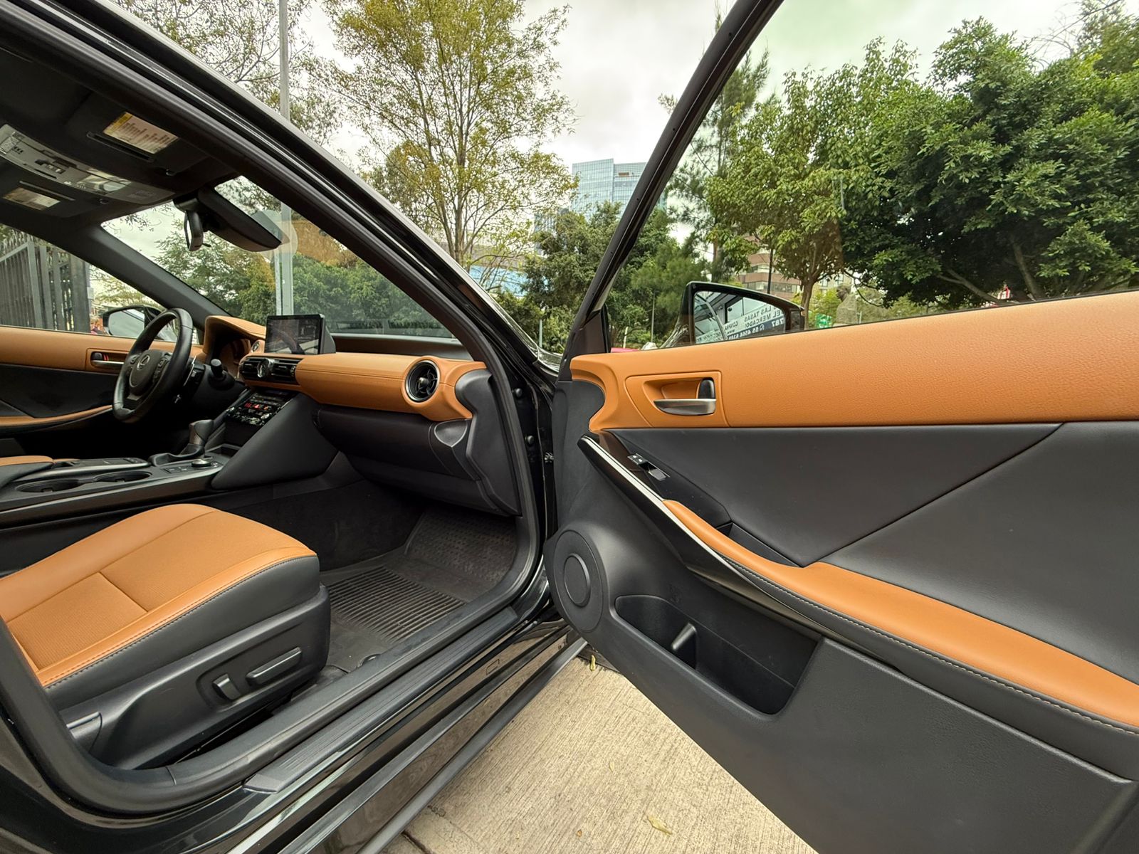 Toyota Lexus IS 300 2023