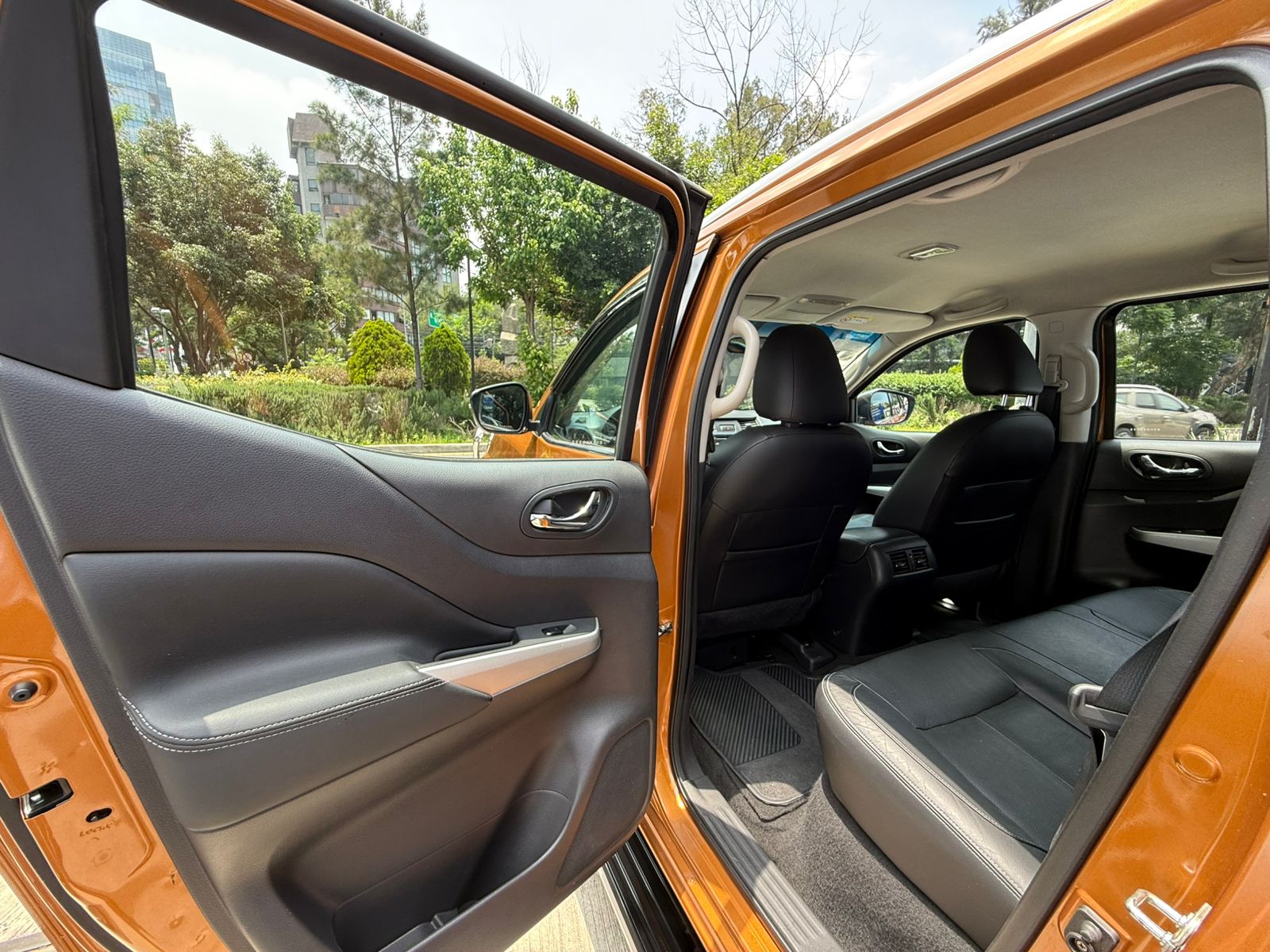Nissan Frontier LE Diesel 4x4 2016