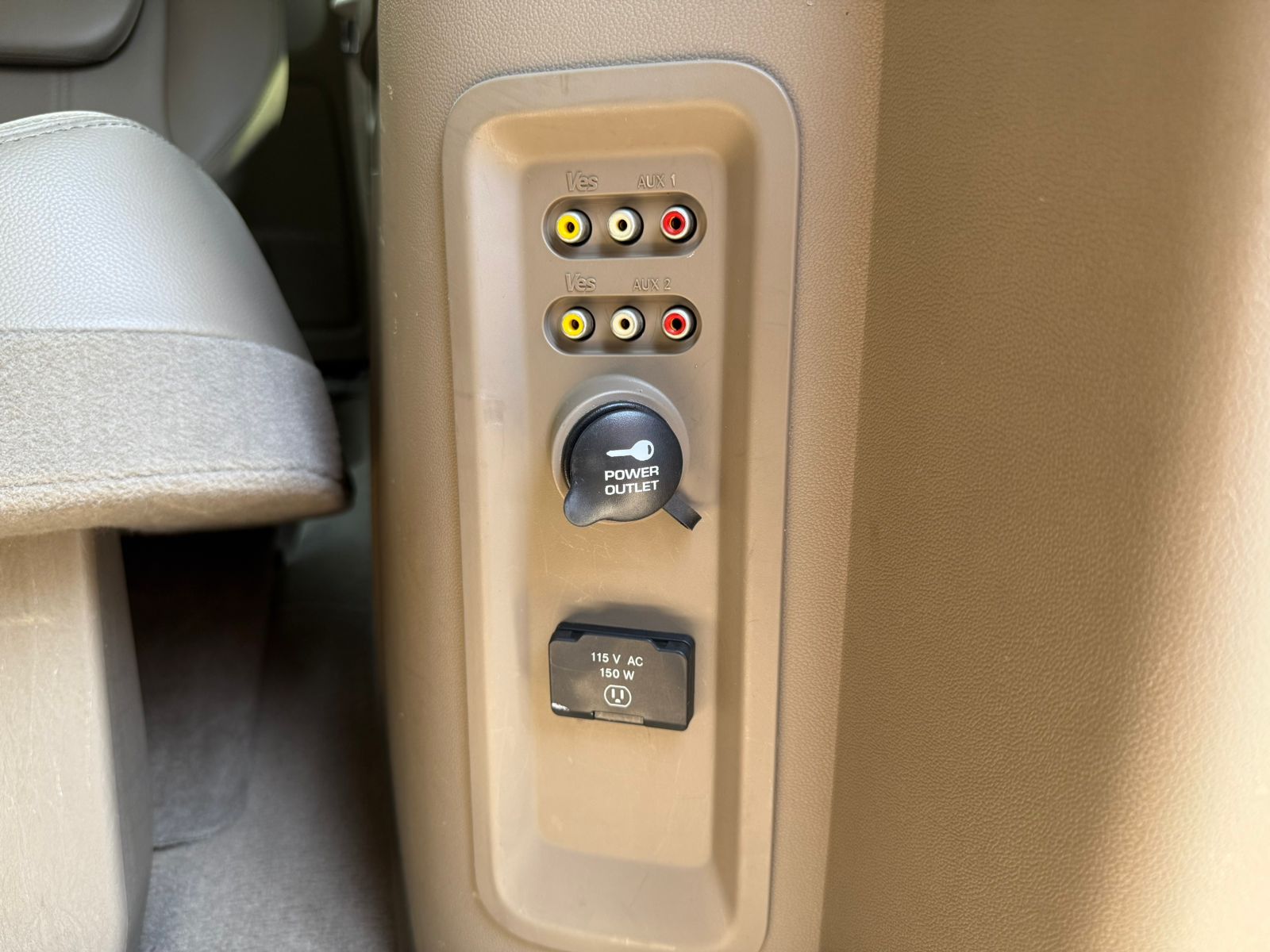 Chrysler TownandCountryTouring 2013