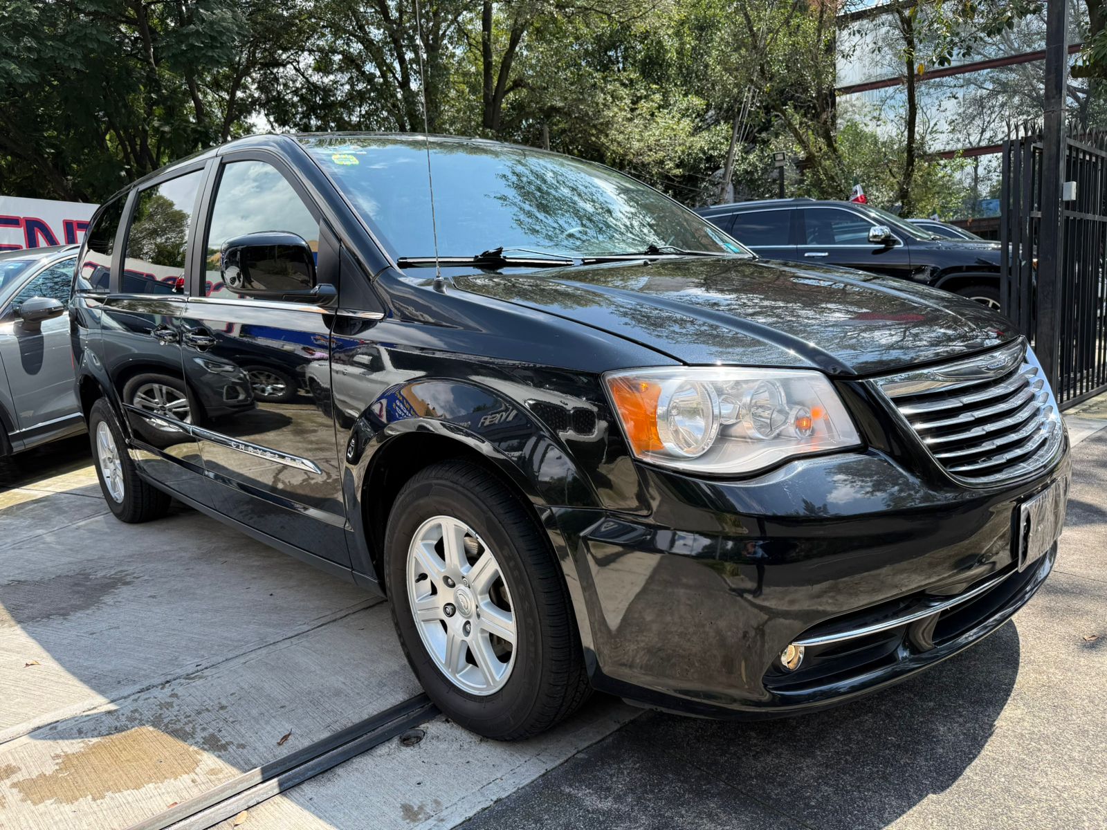 Chrysler TownandCountryTouring 2013