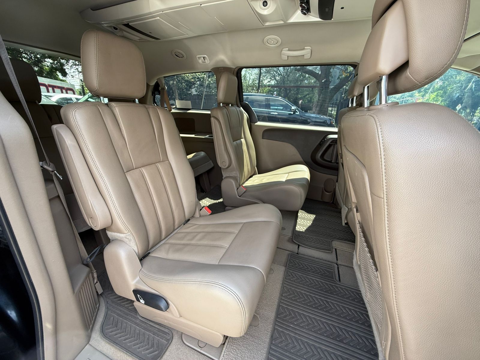 Chrysler TownandCountryTouring 2013