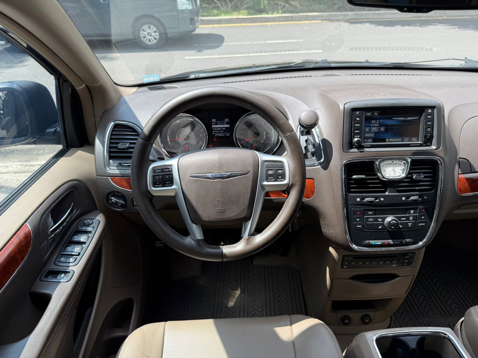 Chrysler TownandCountryTouring 2013