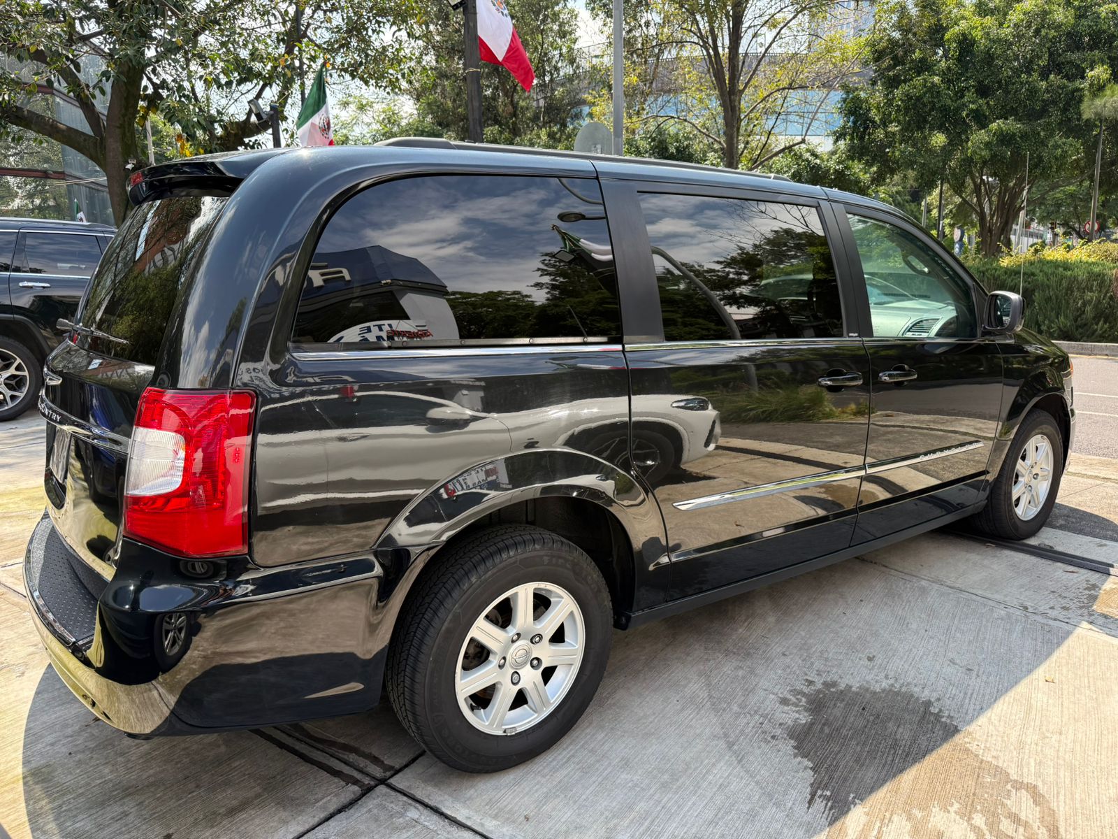 Chrysler TownandCountryTouring 2013