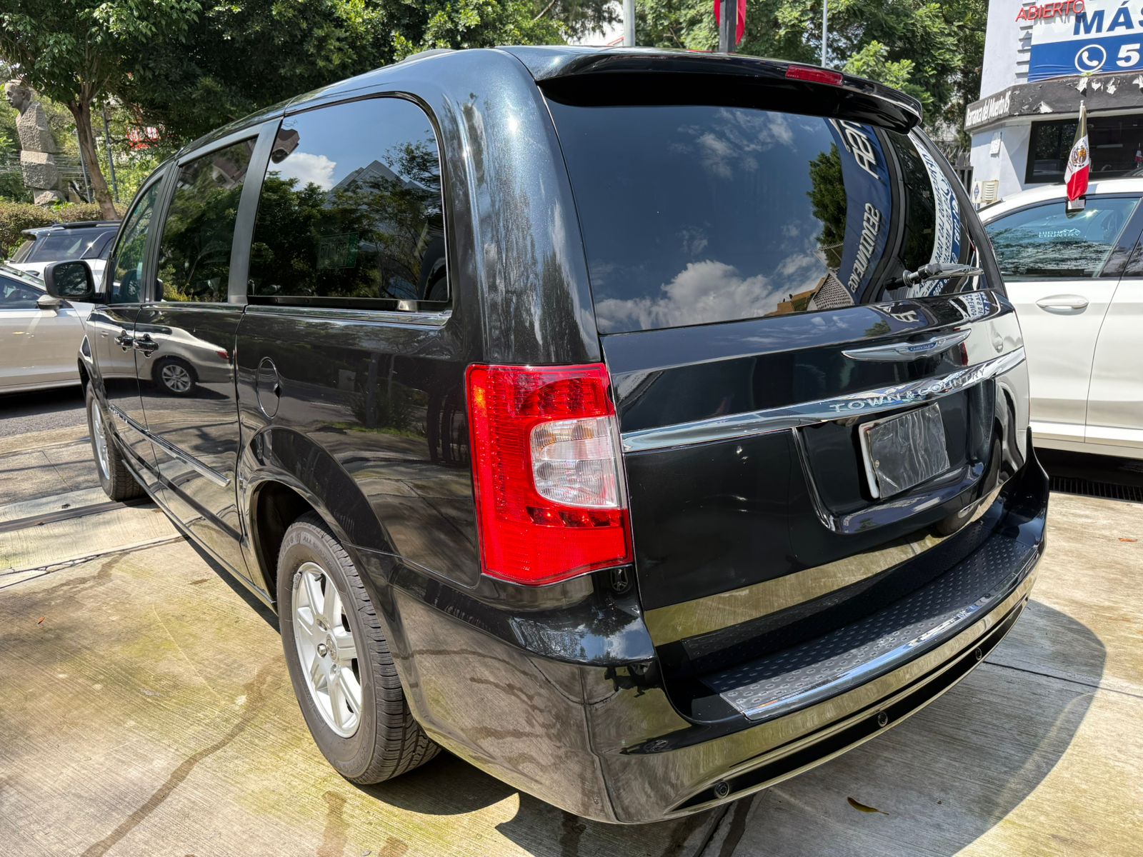 Chrysler TownandCountryTouring 2013