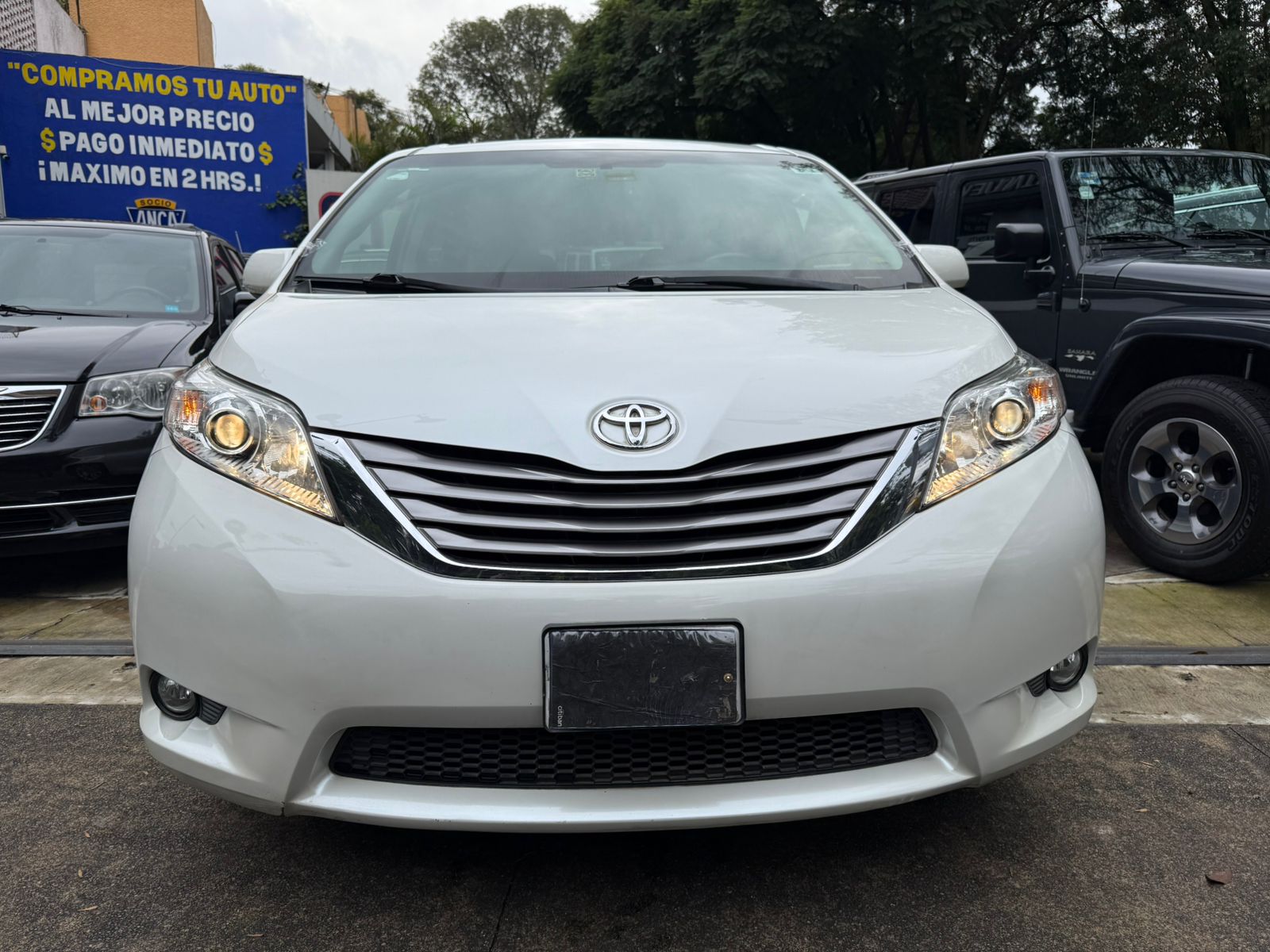Toyota Sienna XLE  2016